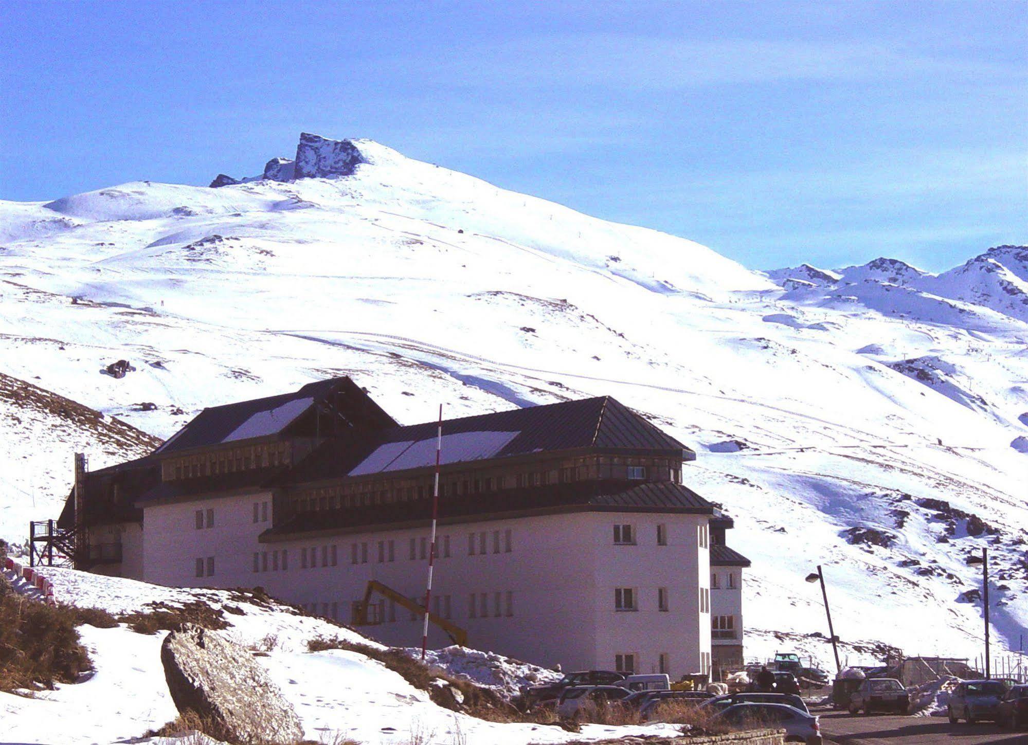 Albergue Inturjoven Sierra Nevada Exterior photo